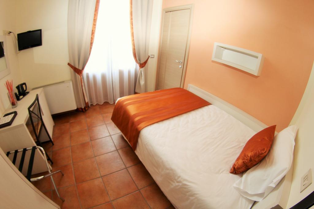 Hotel Bella Firenze Pokoj fotografie